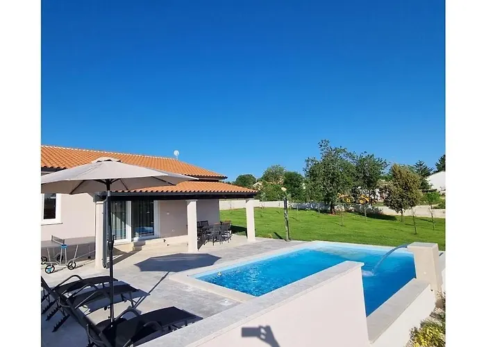 Taya Comfortable Villa *
