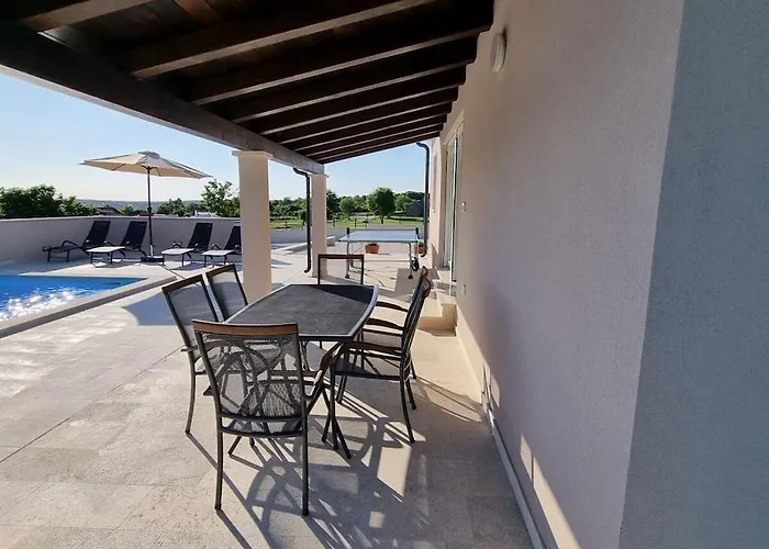 Taya Comfortable Villa